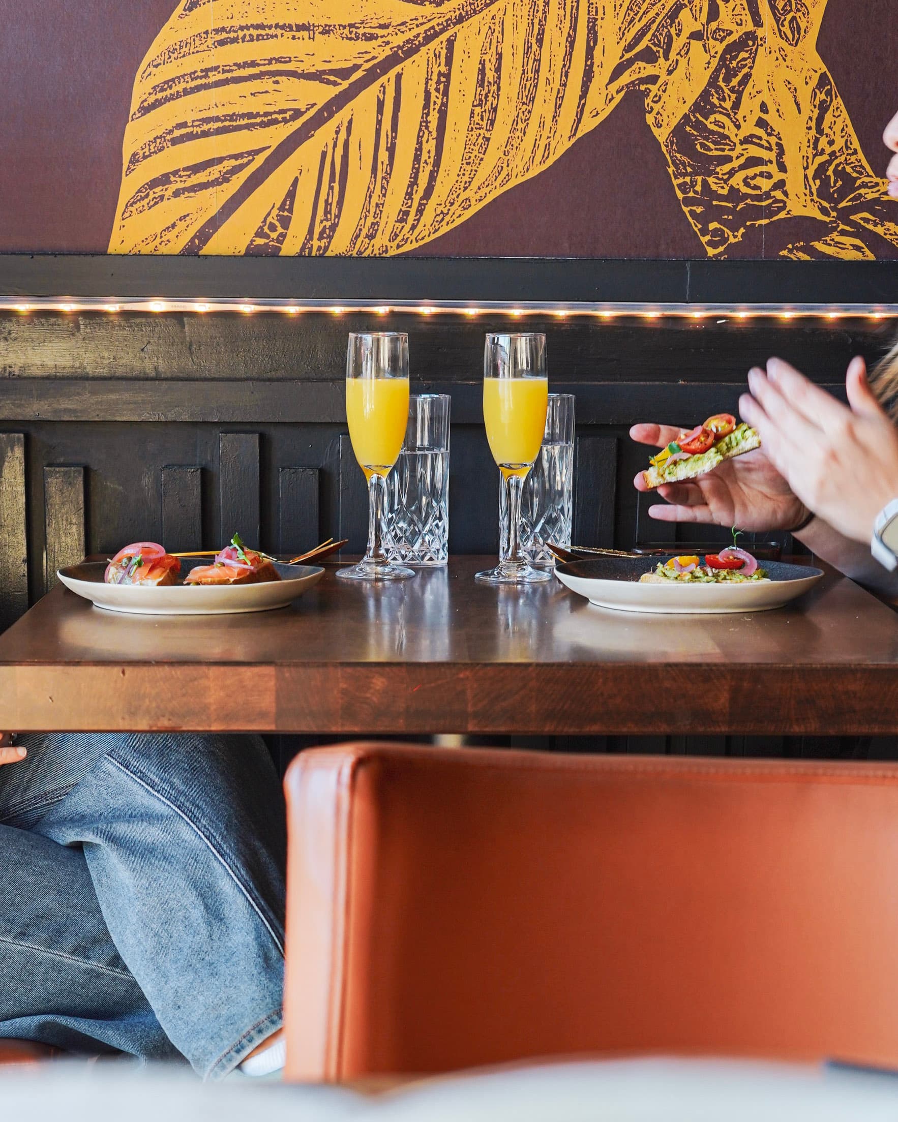 Bubbles, beats & brunch - Image 1