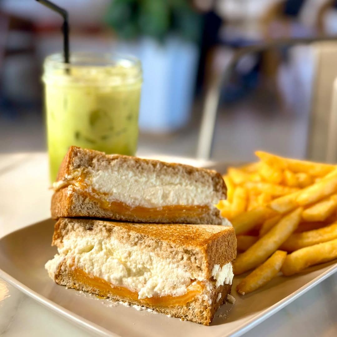 Daily Sandwich Happy Hour - Image 1